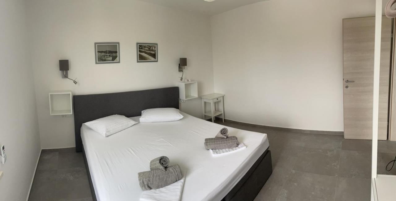 Sandra Apartments Makarska Bagian luar foto