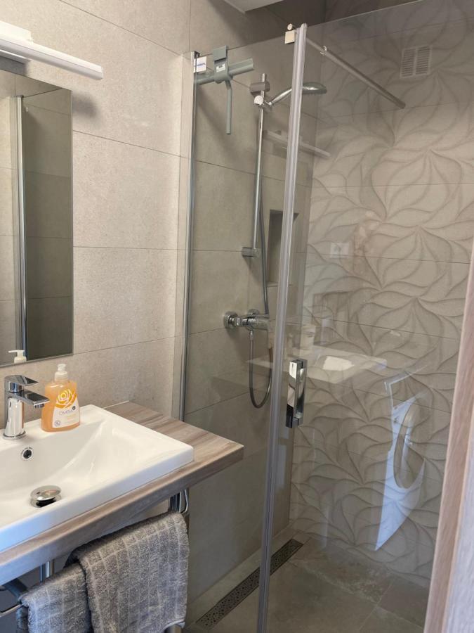 Sandra Apartments Makarska Bagian luar foto
