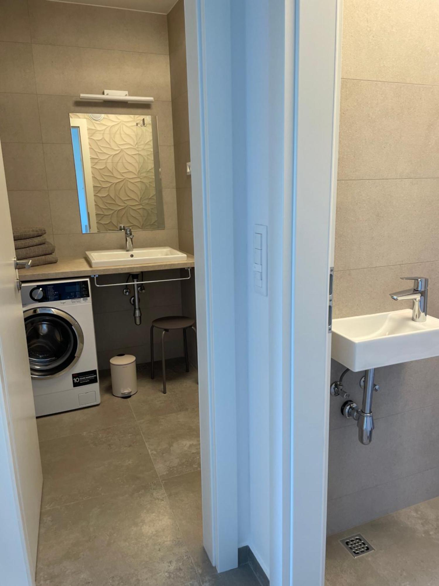 Sandra Apartments Makarska Bagian luar foto
