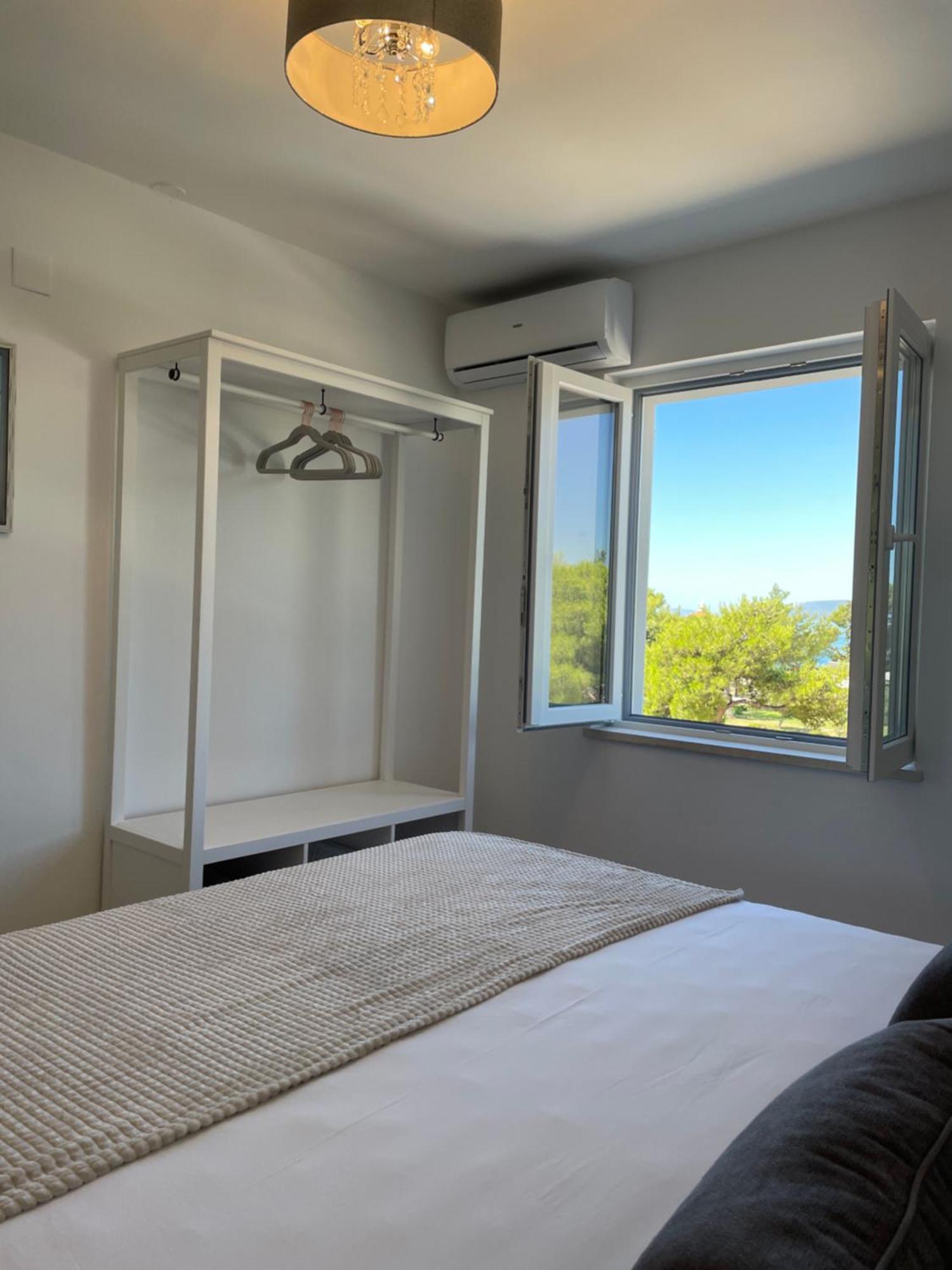 Sandra Apartments Makarska Bagian luar foto