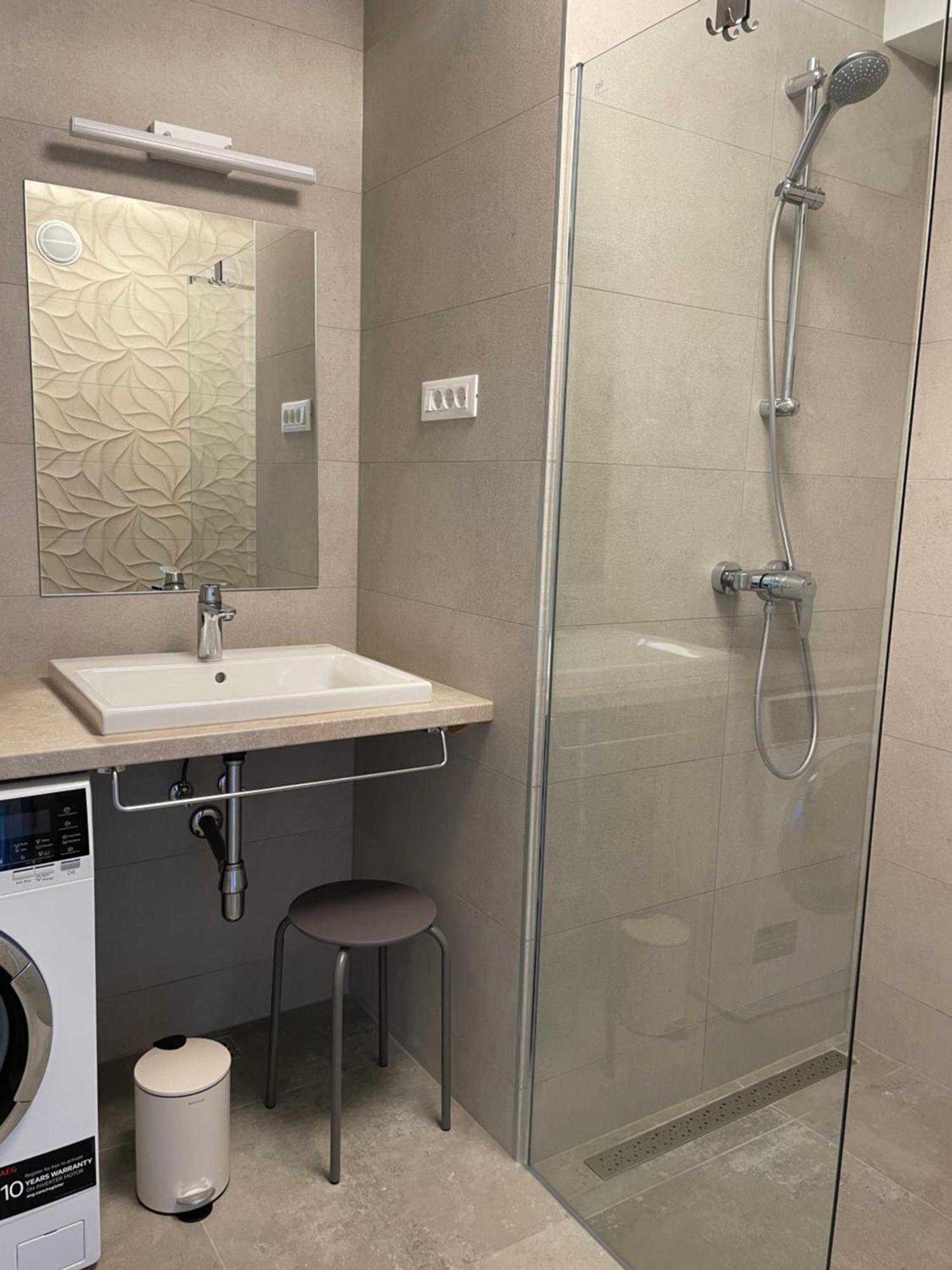Sandra Apartments Makarska Bagian luar foto
